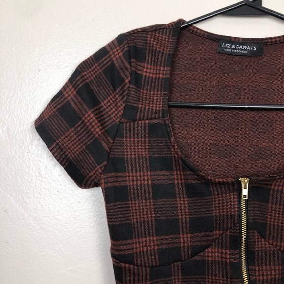 Liz & Sara Gingham Crop Top - Picture 2 of 4